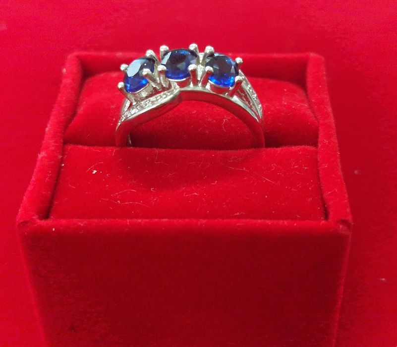 GR119, inel placat aur alb1 8k,zirconii albe/safir, regal, deosebit