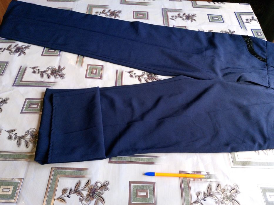 продам школьные брюки 7-9кл.