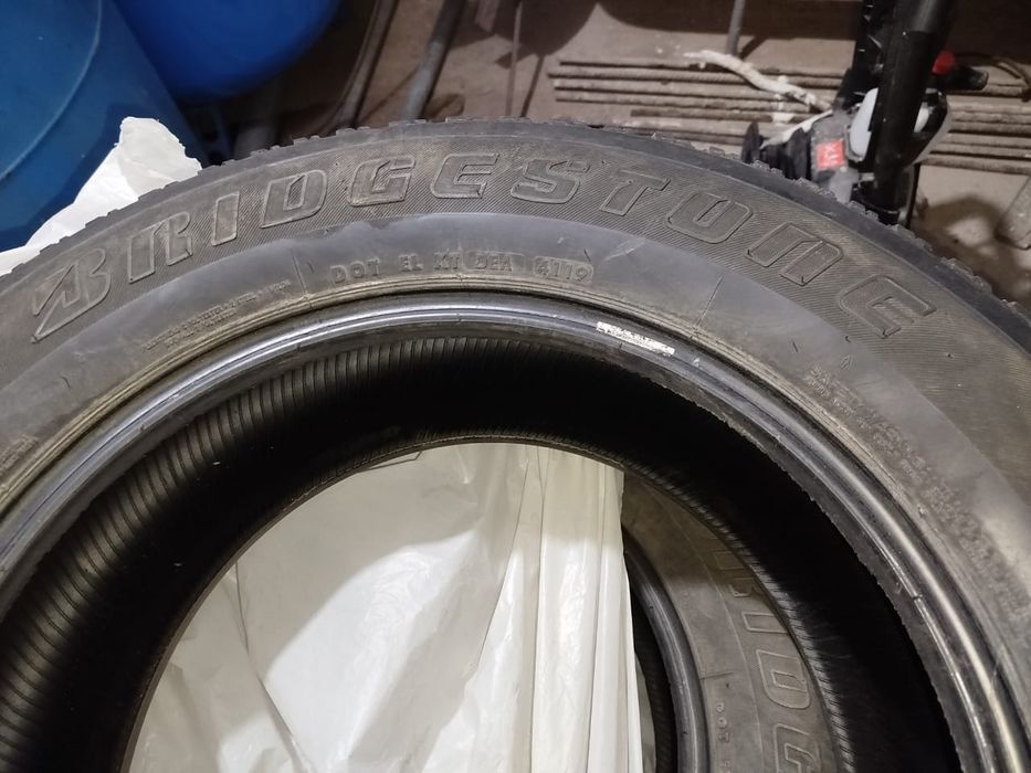 Продам шины bridgestone Dueler