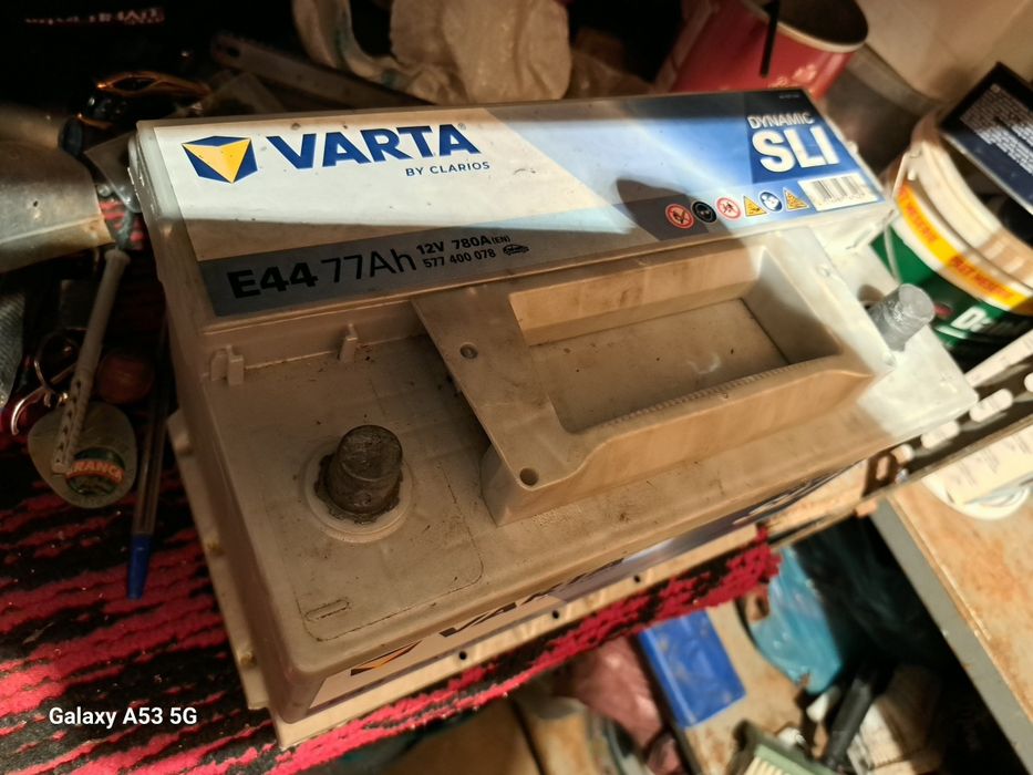 Baterie auto de vânzare