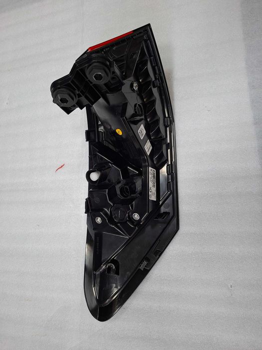 3J0945096 Нов Десен стоп Passat B9 Пасат Б9 Европа