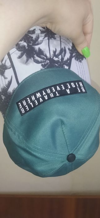 Мъжка шапка зелена