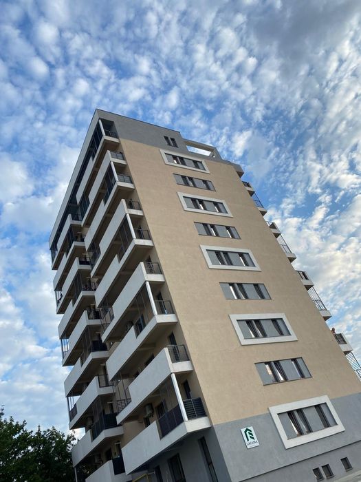 Apartament 2 camere, modern, loc de parcare privat, Craiovita noua.
