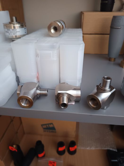 Механизъм за въртящо рамо за автомивка