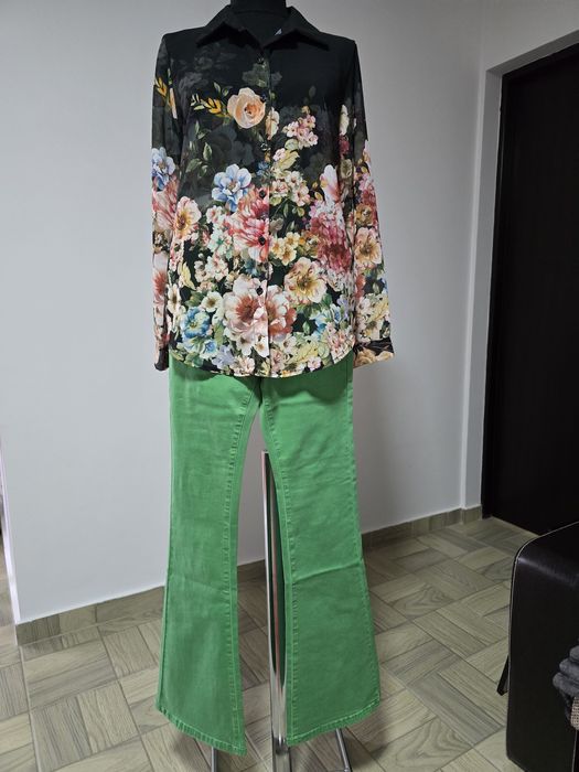 Bluza/Camasa cu imprimeu floral verde si rosu