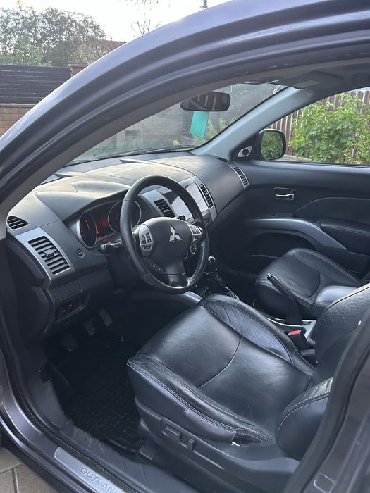 Mitsubishi Outlander 2.0 D 4x4 dotări complete