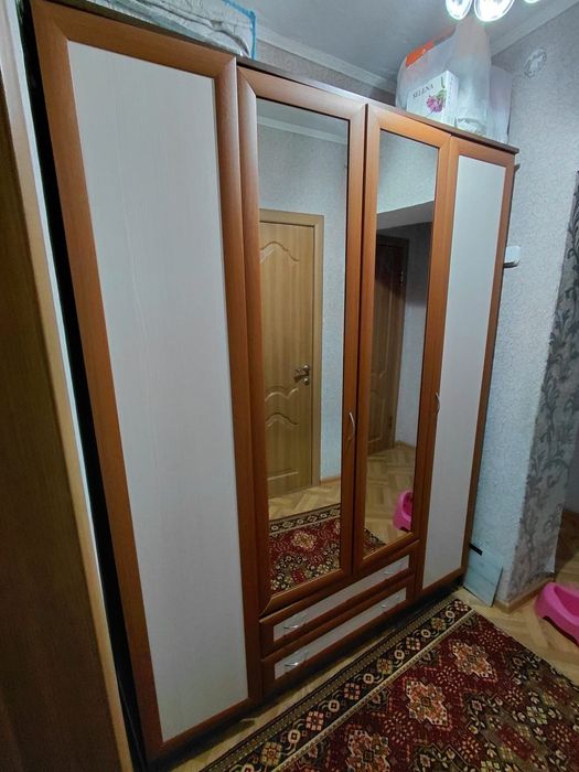Продом шкаф,в хорошем состоянии