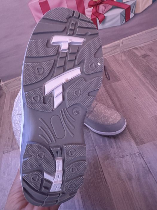 Апрески за момиченце