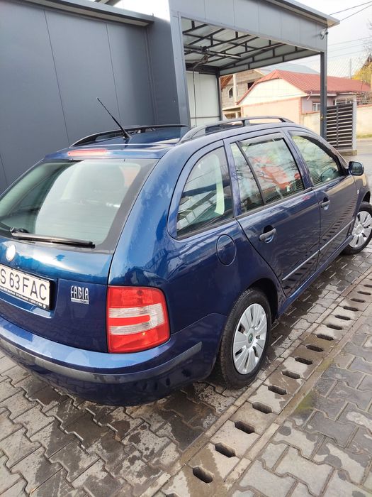 Vând Skoda Fabia