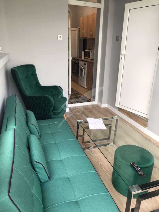 Дава се под наем Тристаен апартамент в Пловдив, Център - 105 кв.м за 747.66 € - Снимка #1