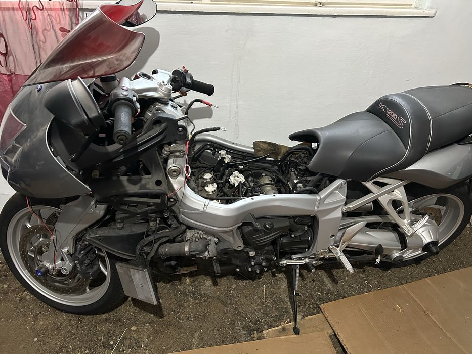 Vând Bmw k1200s