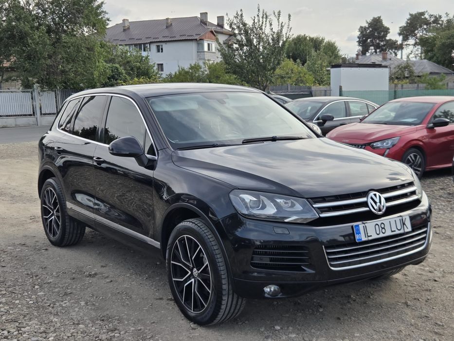 VOLKSWAGEN Touareg
