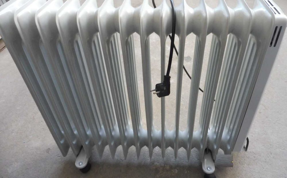 Електрически маслен радиатор Tesy D02 3014, 3000W