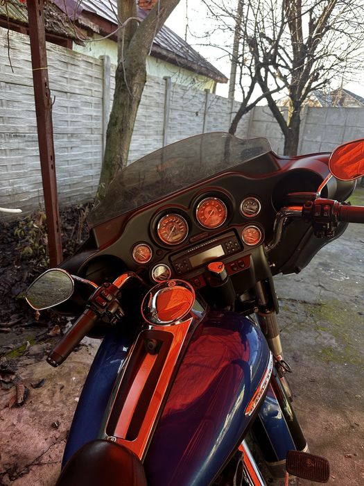 Motocicleta Harley-Davidson FLHTK limited edition