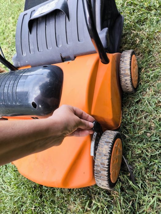 Verticultor și aerator gazon ATIKA VT 32 ,1300 W- Functionala