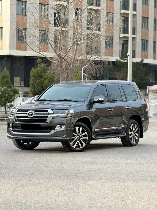 Sotuvda Toyota Land Cruiser 200