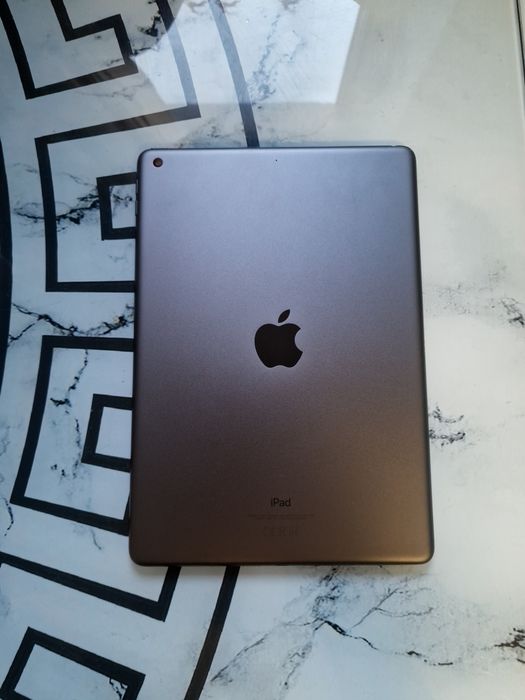 iPad 9 (Gen 9) + tastatură + folie mată – stare foarte bună