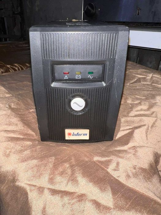 Комплект Монитор,Стабилизатор UPS, Компютър