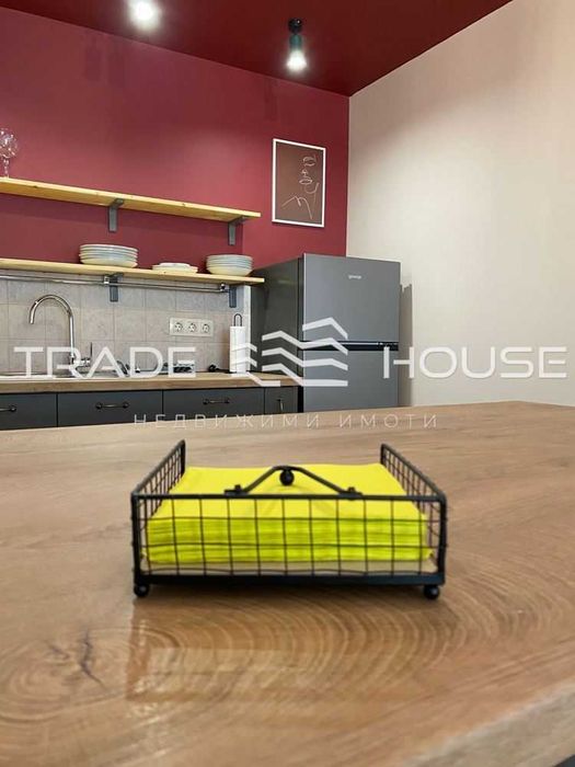 Дава се под наем Двустаен апартамент в Пловдив, Център - 75 кв.м за 425 € - Снимка #2