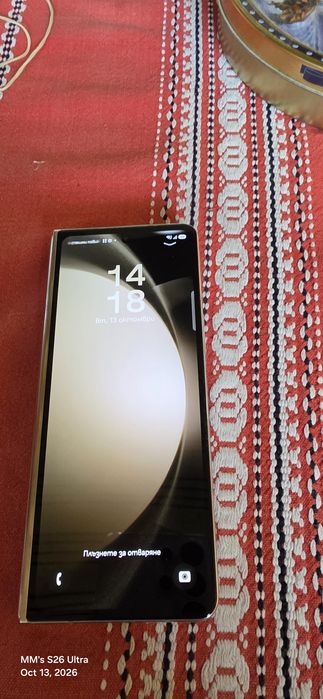 Продавам Samsung GalaxyZ Fold 5