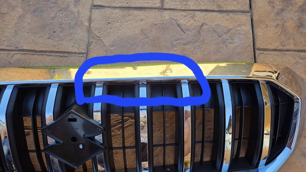 Grilă radiator Suzuki Scross SX4
