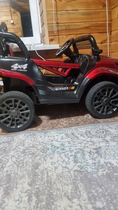 Продам детскую машину