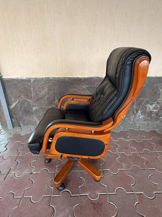 Продам Добротное Офисное кресло