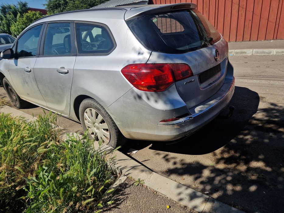 Dezmembrez astra j 1.7 DTS 110CP