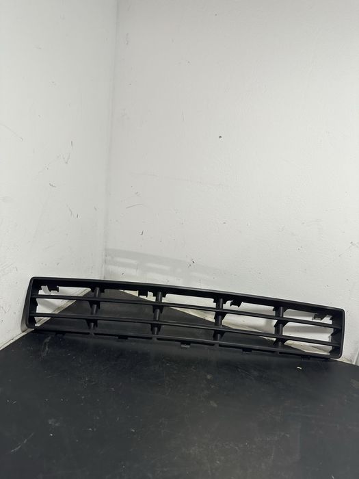 Grila bara fata Volkswagen Vw Golf 4 1J0853677D | 1998-2005
