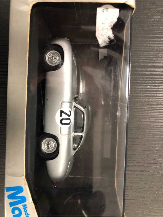 Колекционерски модел метална количкаMODEL MAX MERCEDES 300SL 1:43 нова