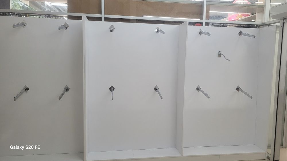 Шкаф гордеробный и для бизнеса