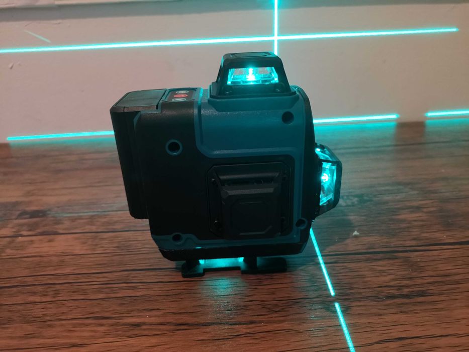 Nivela laser 16 linii, 4 D, telecomanda