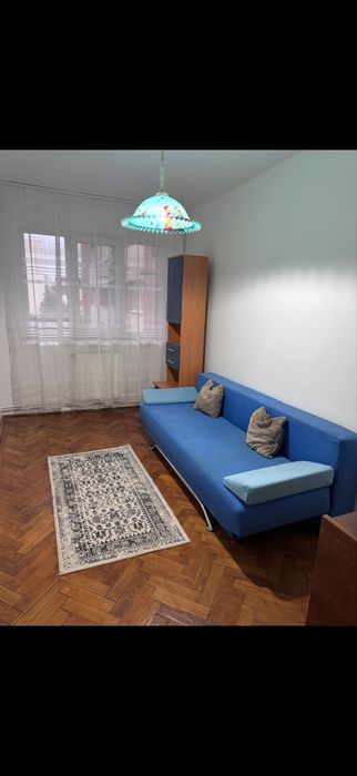 Apartament cu 4 camere in zona centrală