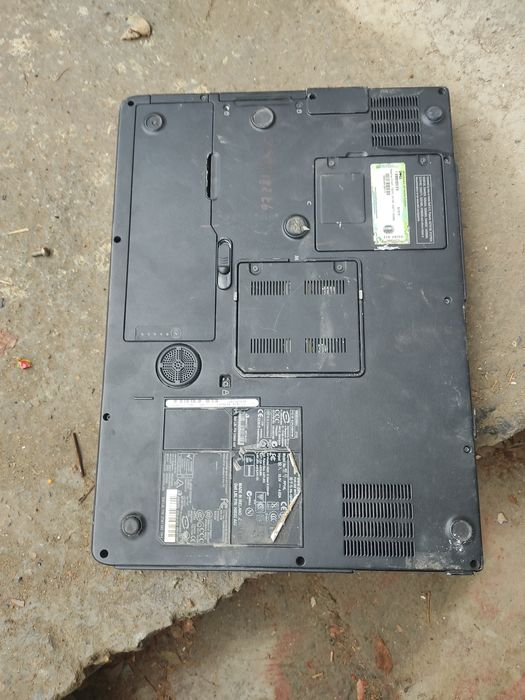 Продаётся ноутбук " Dell" на запчасти.