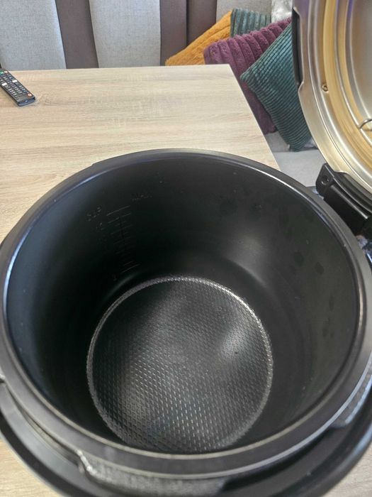 Мултикукър под налягане Тефал