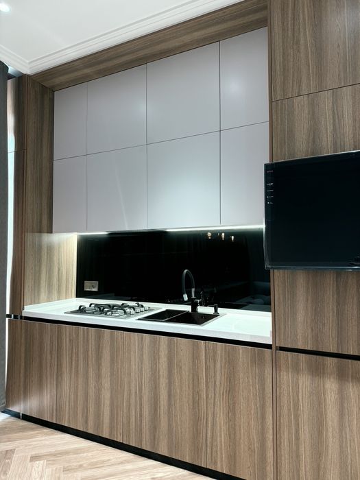 Сдаётся уютная студия у метро с дизайнерским ремонтом!