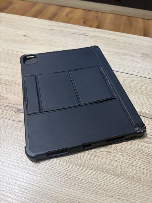 Калъф с Bluetooth клавиатура и тъчпад Apple iPad Pro 11”