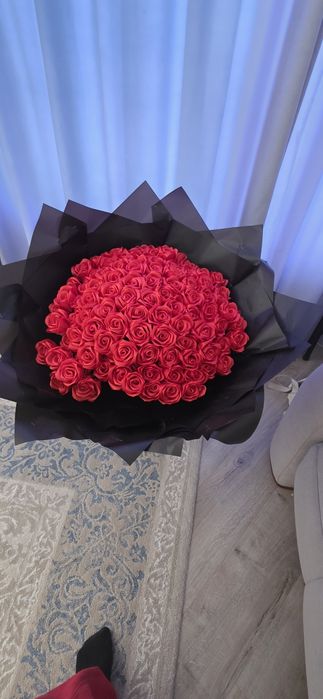 Розы из атласной ленты