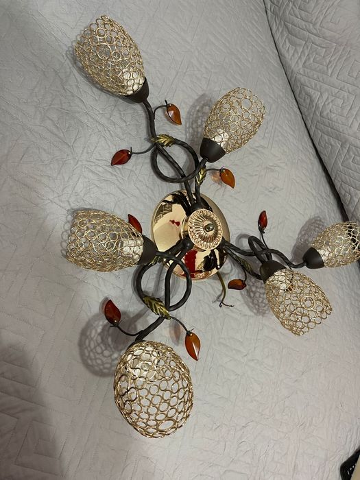 Lustra moderna cu 6 brațe