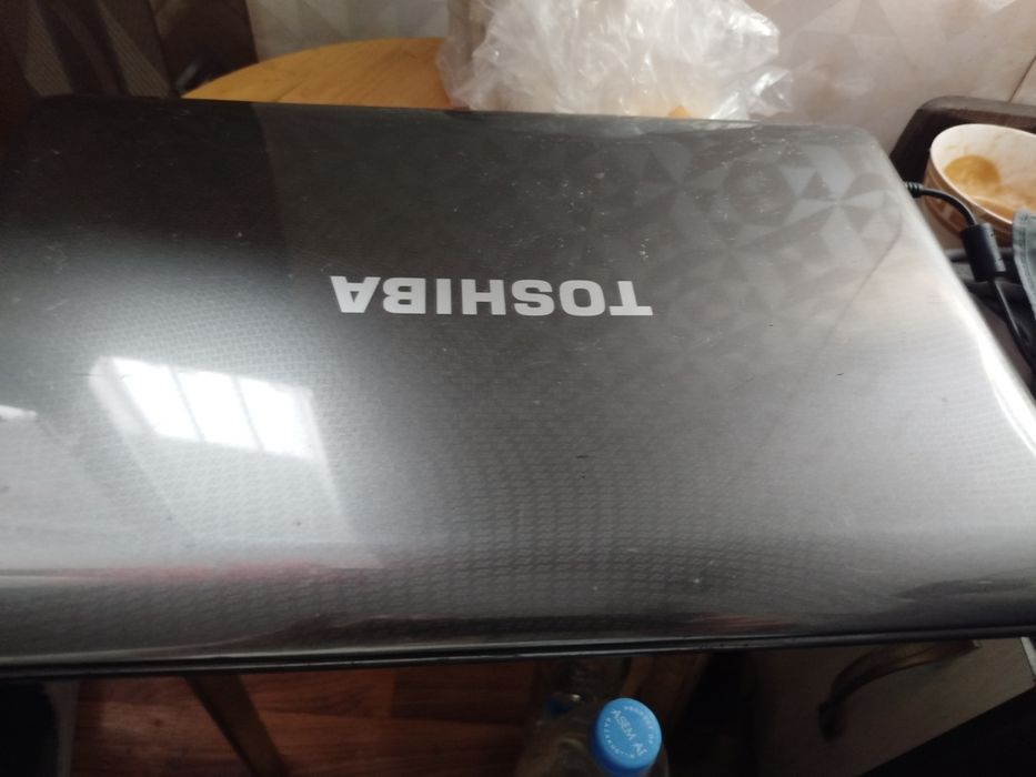 Продаются ноутбук.