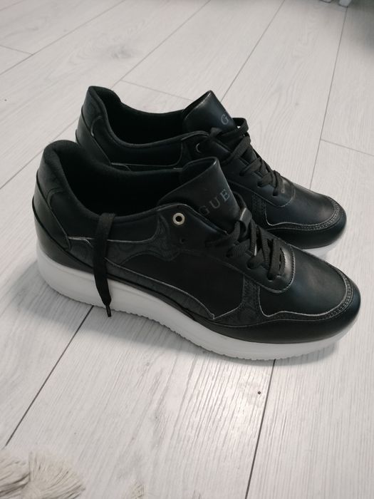 Adidași Guess negri dama