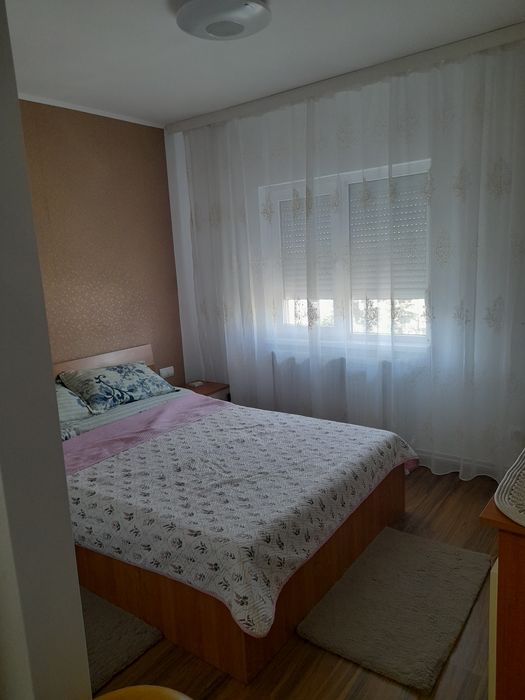 Închiriez apartament 2 camere zona Zahana