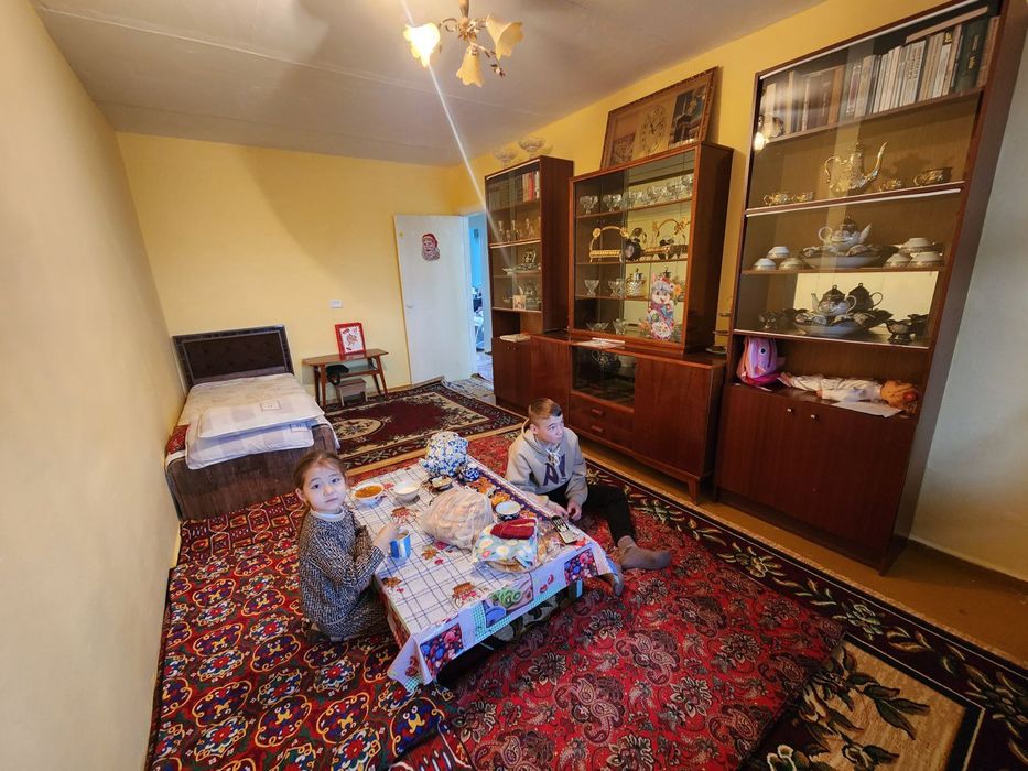 Olmaliq shahar A.Navoiy koʻchasi 3-uy 15-xonadon. Balkoʻni2ta