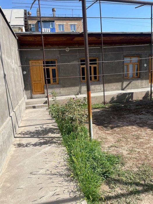 Частный дом, Римовый базар, у дороги