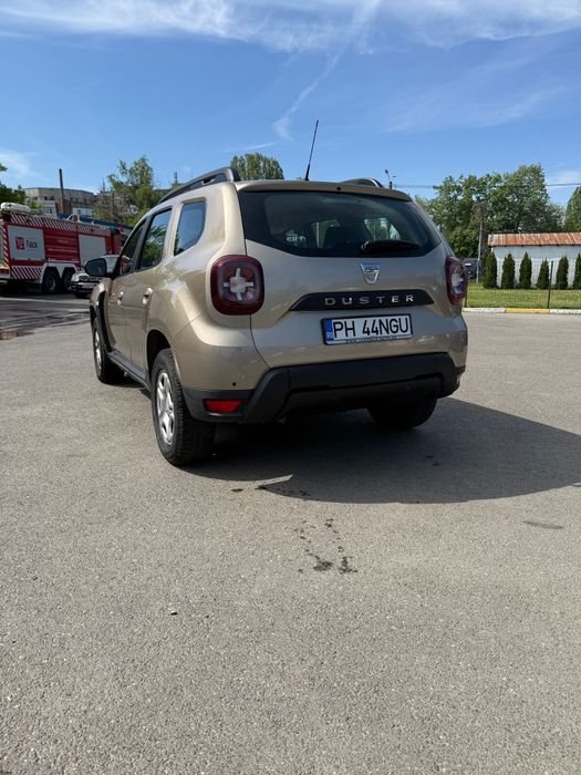 Vând Dacia Duster