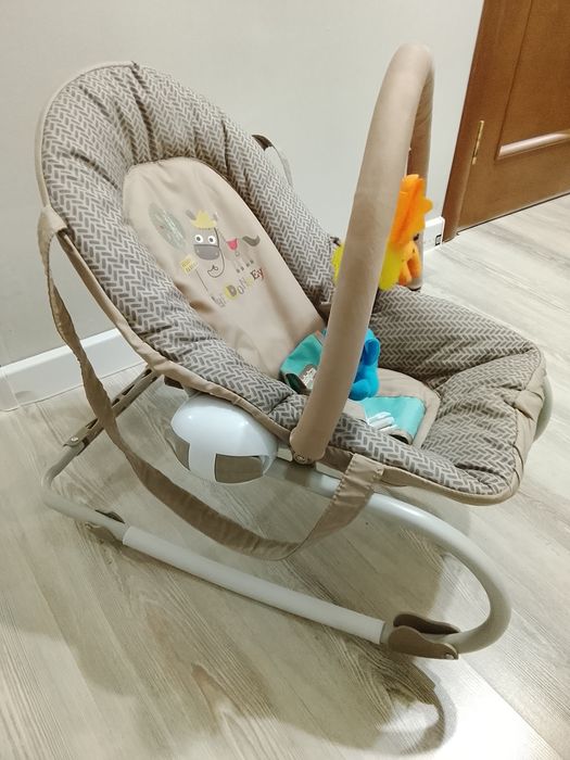 Шезлонг детский babyton