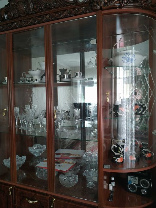 стенка в хорошем состоянии /читать