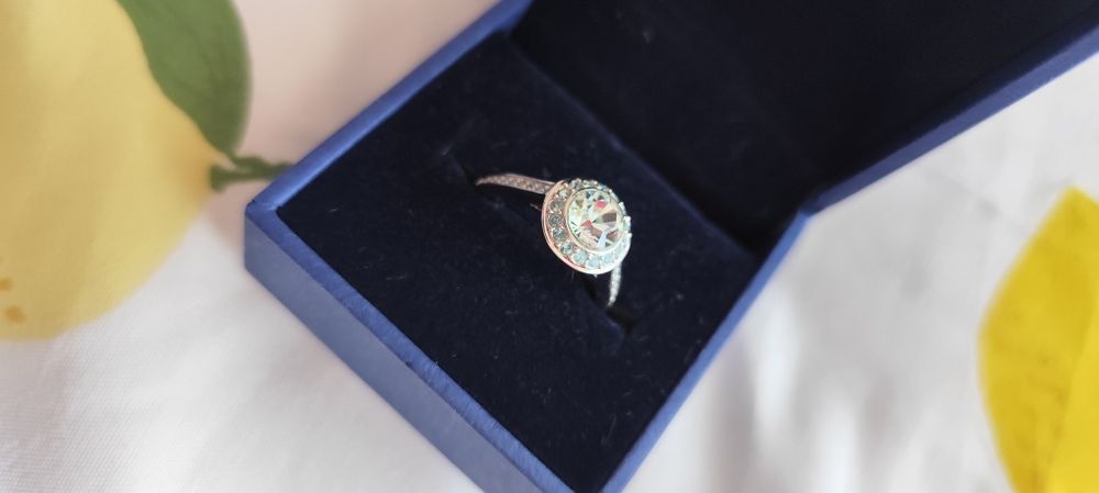Swarovski бижута