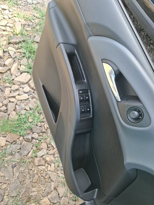 Vând Opel Meriva
