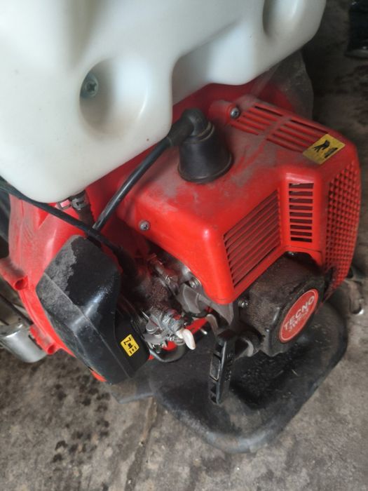 Бензиновый опрыскиватель.